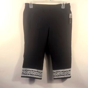 NWT Soho Apparel Large Black Capri Pants / Cropped Trousers
